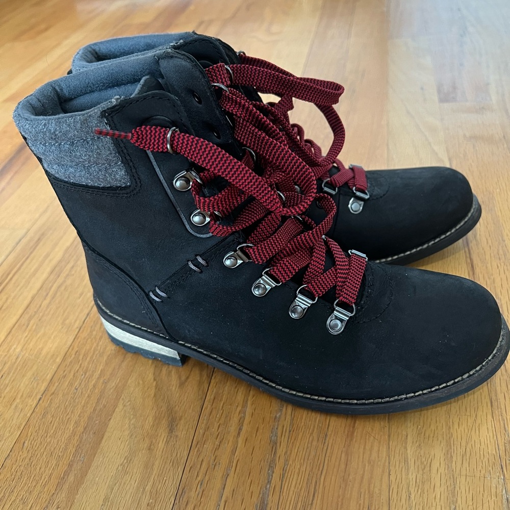 Kodiak Size 8 Leather Boots.
